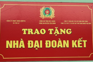 Chương trình trao nhà đại đoàn kết